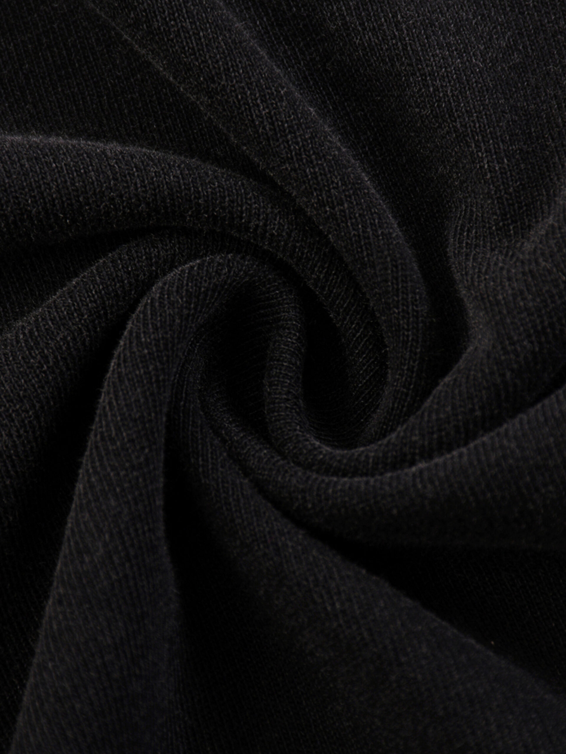 Essential Grunge Raw Edge T-Shirt in Black - Image 6