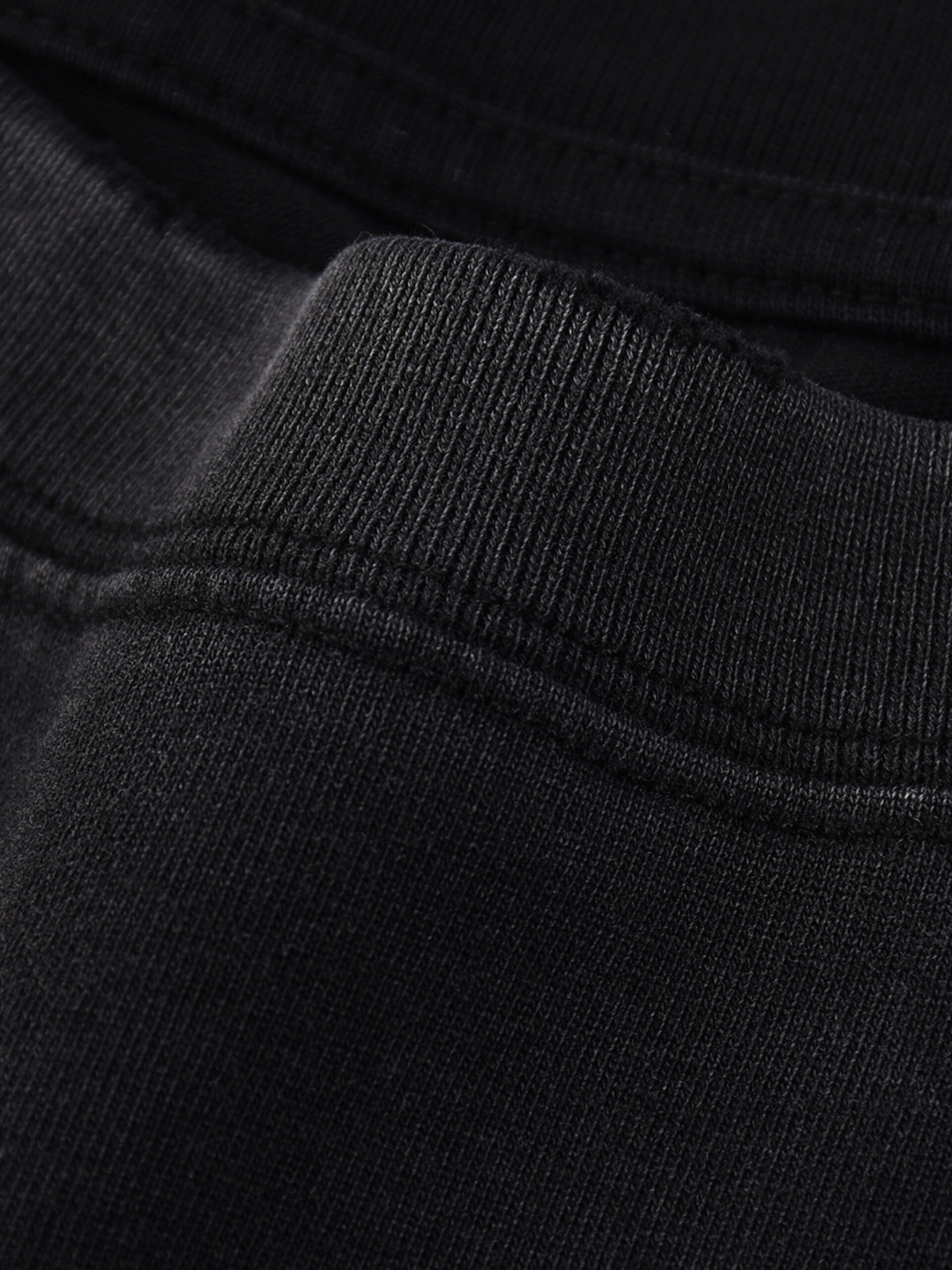 Essential Grunge Raw Edge Longsleeve in Black - Image 5